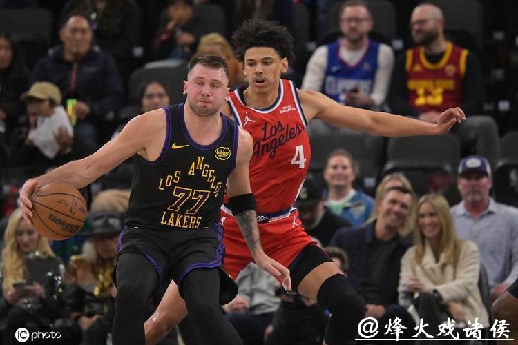 斗法！洛城四超巨两人获完胜 老登助人为乐迎里程碑